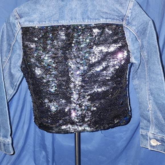 NWOT Girls Jean Jacket with color changing sequins - Picture 4 of 7